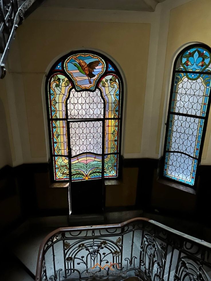 Painted glass - Art Nouveau Treasure-Hunt Behind the Opera