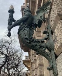 A keserűvíz palotája – Az Andrássy út 3 története
